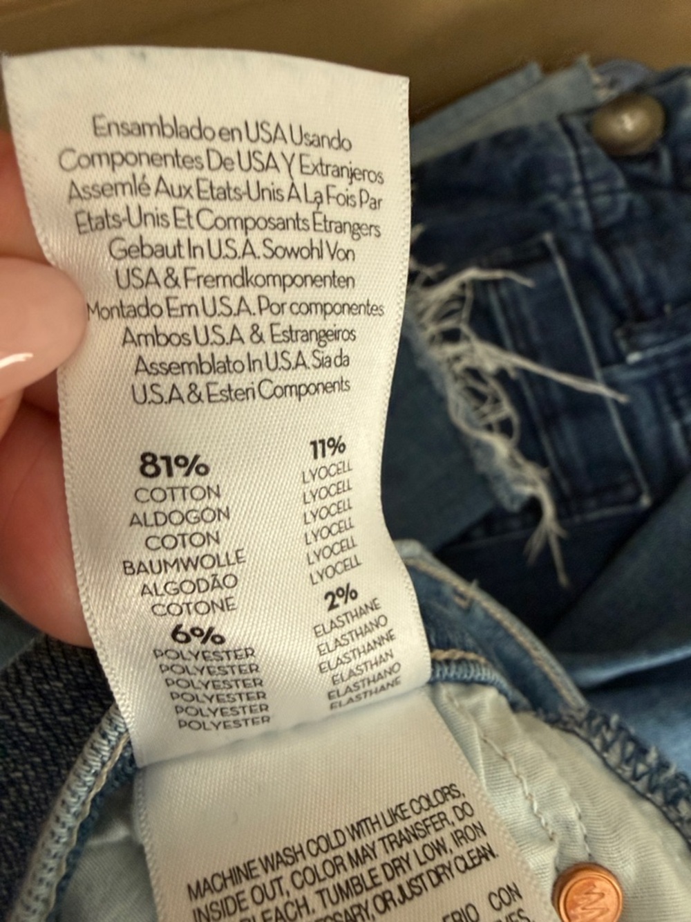 Mother The Weekender Fray Mid Rise Flare Jeans in A Groovy Kind of Love Size 28 - Picture 13 of 13